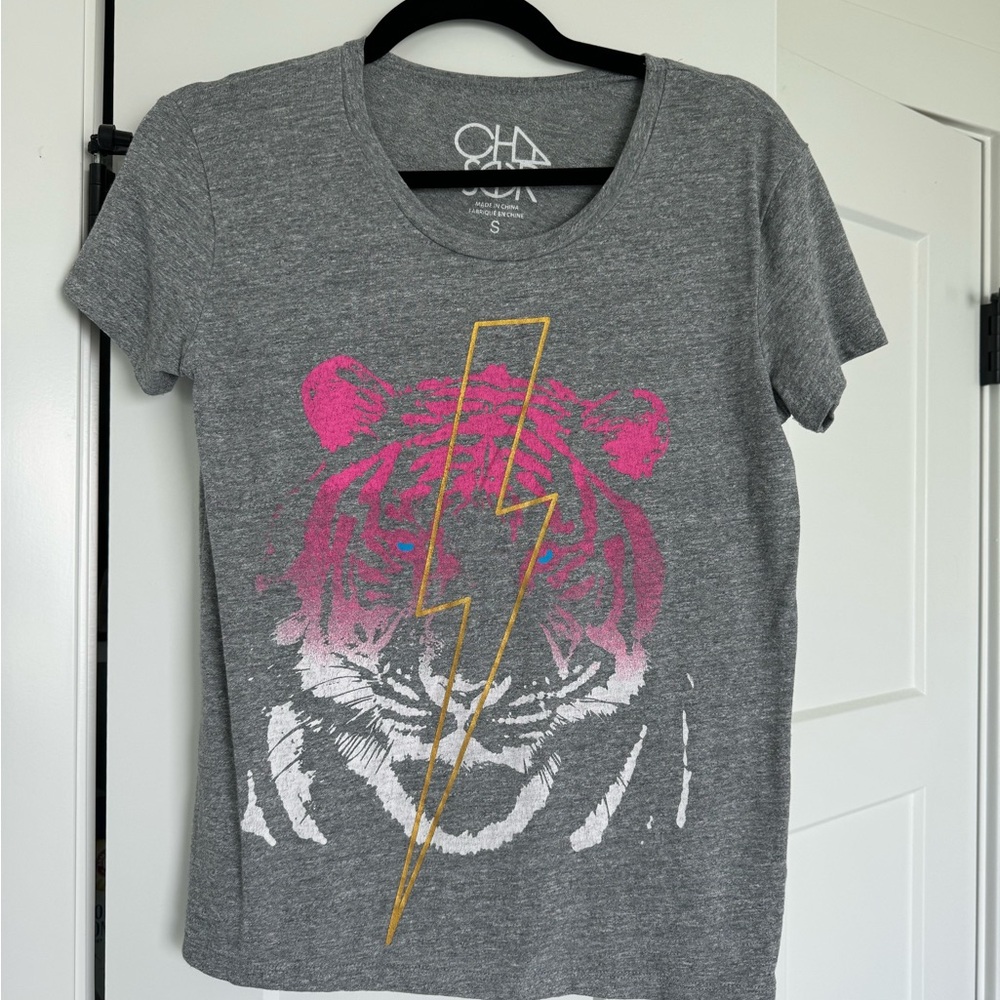 Chaser for Evereve graphic tee